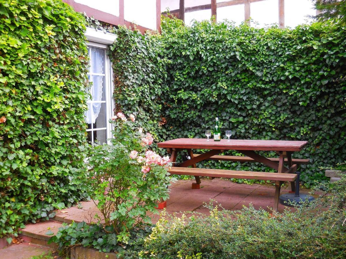 Small Apartment In Hesse With Terrace And Garden Frielendorf المظهر الخارجي الصورة