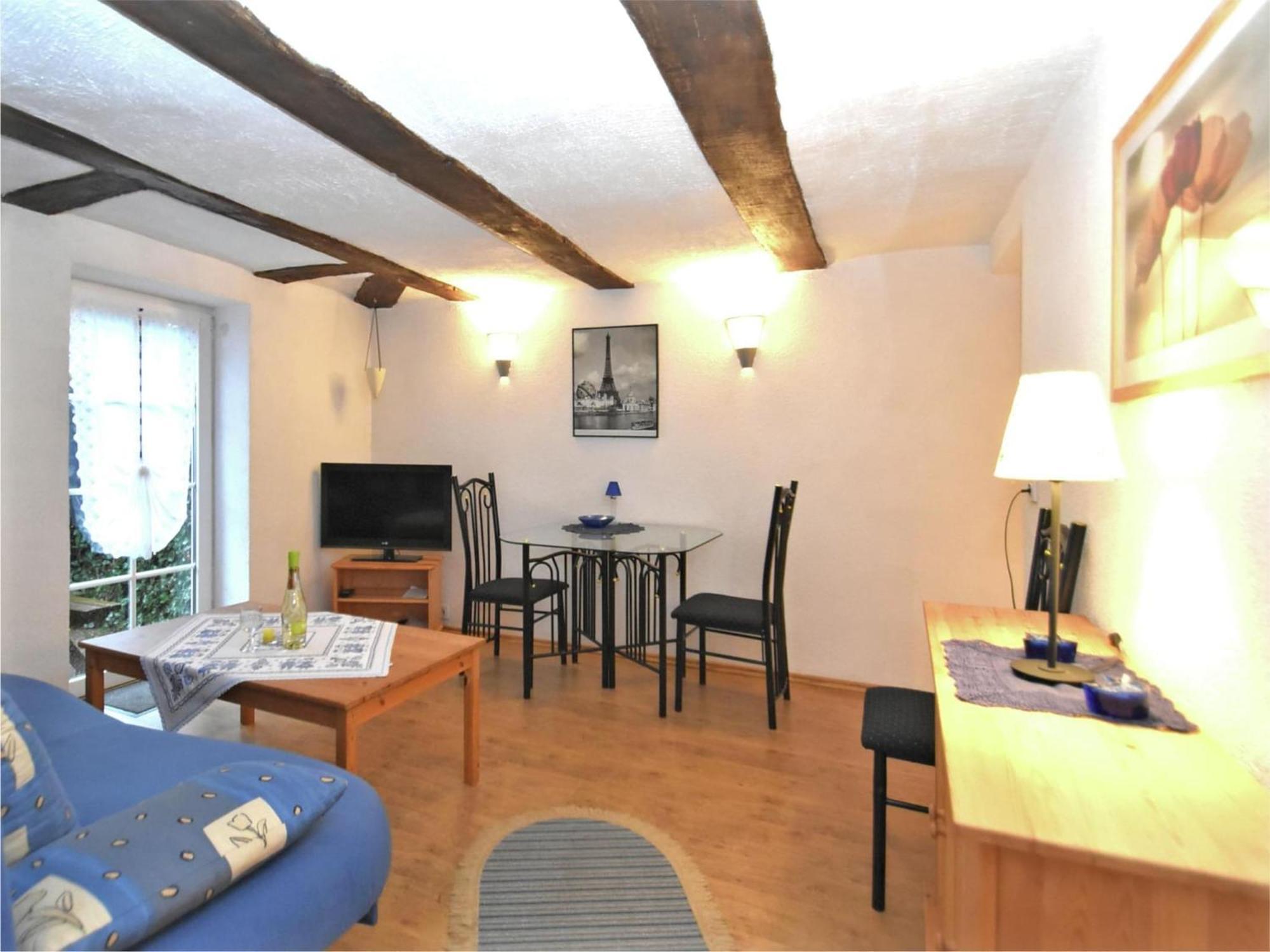 Small Apartment In Hesse With Terrace And Garden Frielendorf المظهر الخارجي الصورة